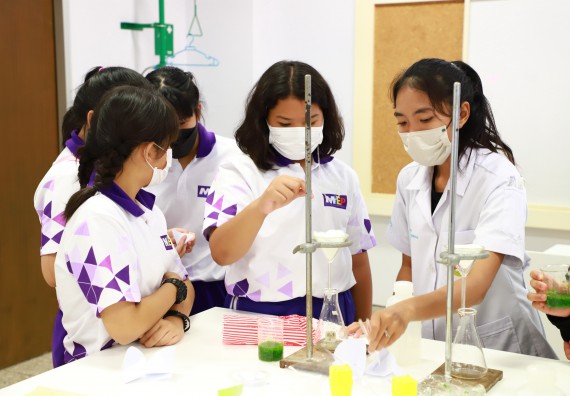 ภาพกิจกรรม  โรงเรียนอนุบาลกำแพงเพชร ร่วมกับคณะวิทยาศาสตร์และเทคโนโลยี จัดโครงการ Science Camp สำหรับนักเรียนห้องเรียนพิเศษ (MEP) ระดับชั้นประถมศึกษาปีที่ 1-6