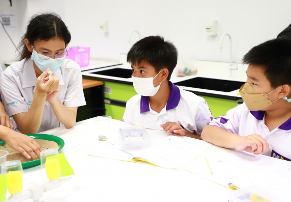 ภาพกิจกรรม  โรงเรียนอนุบาลกำแพงเพชร ร่วมกับคณะวิทยาศาสตร์และเทคโนโลยี จัดโครงการ Science Camp สำหรับนักเรียนห้องเรียนพิเศษ (MEP) ระดับชั้นประถมศึกษาปีที่ 1-6