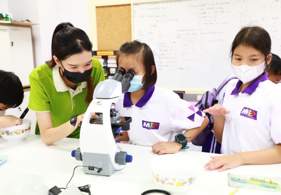 ภาพกิจกรรม  โรงเรียนอนุบาลกำแพงเพชร ร่วมกับคณะวิทยาศาสตร์และเทคโนโลยี จัดโครงการ Science Camp สำหรับนักเรียนห้องเรียนพิเศษ (MEP) ระดับชั้นประถมศึกษาปีที่ 1-6