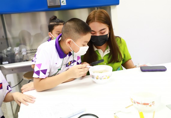 ภาพกิจกรรม  โรงเรียนอนุบาลกำแพงเพชร ร่วมกับคณะวิทยาศาสตร์และเทคโนโลยี จัดโครงการ Science Camp สำหรับนักเรียนห้องเรียนพิเศษ (MEP) ระดับชั้นประถมศึกษาปีที่ 1-6