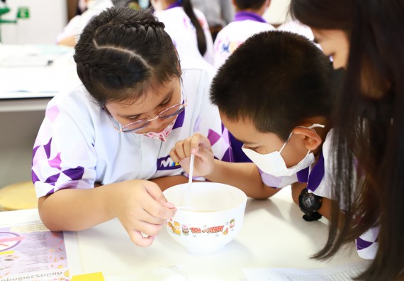 ภาพกิจกรรม  โรงเรียนอนุบาลกำแพงเพชร ร่วมกับคณะวิทยาศาสตร์และเทคโนโลยี จัดโครงการ Science Camp สำหรับนักเรียนห้องเรียนพิเศษ (MEP) ระดับชั้นประถมศึกษาปีที่ 1-6