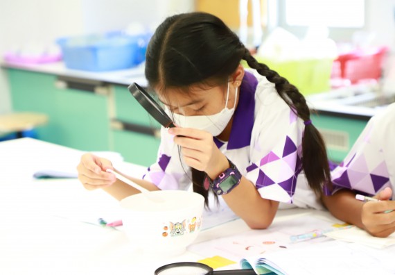 ภาพกิจกรรม  โรงเรียนอนุบาลกำแพงเพชร ร่วมกับคณะวิทยาศาสตร์และเทคโนโลยี จัดโครงการ Science Camp สำหรับนักเรียนห้องเรียนพิเศษ (MEP) ระดับชั้นประถมศึกษาปีที่ 1-6