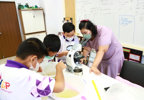 ภาพกิจกรรม  โรงเรียนอนุบาลกำแพงเพชร ร่วมกับคณะวิทยาศาสตร์และเทคโนโลยี จัดโครงการ Science Camp สำหรับนักเรียนห้องเรียนพิเศษ (MEP) ระดับชั้นประถมศึกษาปีที่ 1-6