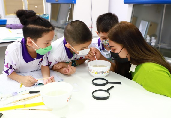 ภาพกิจกรรม  โรงเรียนอนุบาลกำแพงเพชร ร่วมกับคณะวิทยาศาสตร์และเทคโนโลยี จัดโครงการ Science Camp สำหรับนักเรียนห้องเรียนพิเศษ (MEP) ระดับชั้นประถมศึกษาปีที่ 1-6