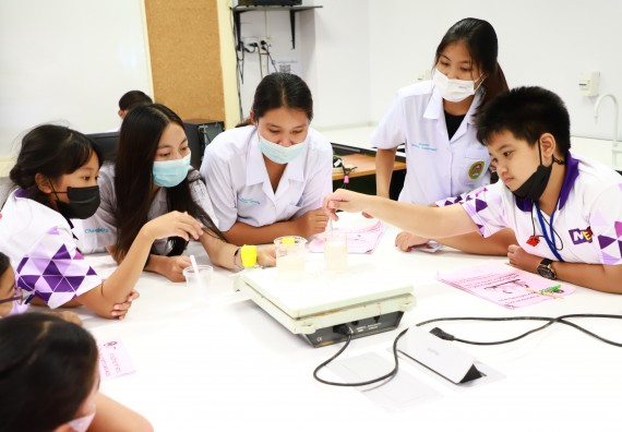 ภาพกิจกรรม  โรงเรียนอนุบาลกำแพงเพชร ร่วมกับคณะวิทยาศาสตร์และเทคโนโลยี จัดโครงการ Science Camp สำหรับนักเรียนห้องเรียนพิเศษ (MEP) ระดับชั้นประถมศึกษาปีที่ 1-6