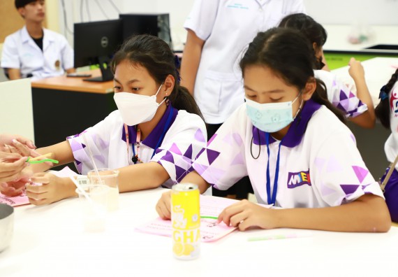 ภาพกิจกรรม  โรงเรียนอนุบาลกำแพงเพชร ร่วมกับคณะวิทยาศาสตร์และเทคโนโลยี จัดโครงการ Science Camp สำหรับนักเรียนห้องเรียนพิเศษ (MEP) ระดับชั้นประถมศึกษาปีที่ 1-6