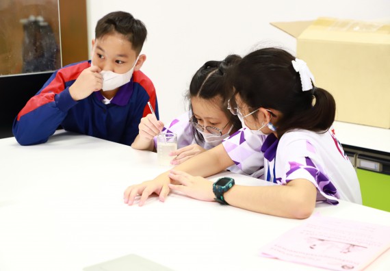 ภาพกิจกรรม  โรงเรียนอนุบาลกำแพงเพชร ร่วมกับคณะวิทยาศาสตร์และเทคโนโลยี จัดโครงการ Science Camp สำหรับนักเรียนห้องเรียนพิเศษ (MEP) ระดับชั้นประถมศึกษาปีที่ 1-6