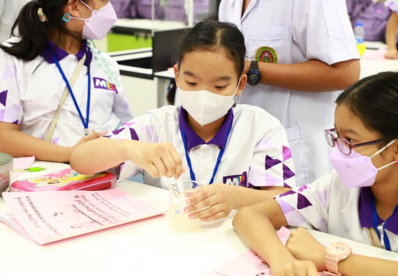 ภาพกิจกรรม  โรงเรียนอนุบาลกำแพงเพชร ร่วมกับคณะวิทยาศาสตร์และเทคโนโลยี จัดโครงการ Science Camp สำหรับนักเรียนห้องเรียนพิเศษ (MEP) ระดับชั้นประถมศึกษาปีที่ 1-6