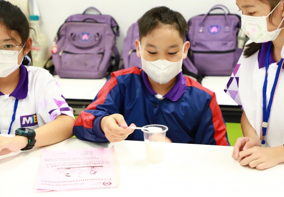 ภาพกิจกรรม  โรงเรียนอนุบาลกำแพงเพชร ร่วมกับคณะวิทยาศาสตร์และเทคโนโลยี จัดโครงการ Science Camp สำหรับนักเรียนห้องเรียนพิเศษ (MEP) ระดับชั้นประถมศึกษาปีที่ 1-6