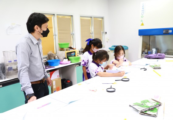 ภาพกิจกรรม  โรงเรียนอนุบาลกำแพงเพชร ร่วมกับคณะวิทยาศาสตร์และเทคโนโลยี จัดโครงการ Science Camp สำหรับนักเรียนห้องเรียนพิเศษ (MEP) ระดับชั้นประถมศึกษาปีที่ 1-6