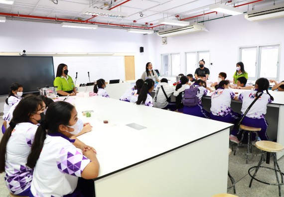 ภาพกิจกรรม  โรงเรียนอนุบาลกำแพงเพชร ร่วมกับคณะวิทยาศาสตร์และเทคโนโลยี จัดโครงการ Science Camp สำหรับนักเรียนห้องเรียนพิเศษ (MEP) ระดับชั้นประถมศึกษาปีที่ 1-6