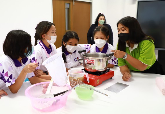 ภาพกิจกรรม  โรงเรียนอนุบาลกำแพงเพชร ร่วมกับคณะวิทยาศาสตร์และเทคโนโลยี จัดโครงการ Science Camp สำหรับนักเรียนห้องเรียนพิเศษ (MEP) ระดับชั้นประถมศึกษาปีที่ 1-6