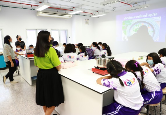 ภาพกิจกรรม  โรงเรียนอนุบาลกำแพงเพชร ร่วมกับคณะวิทยาศาสตร์และเทคโนโลยี จัดโครงการ Science Camp สำหรับนักเรียนห้องเรียนพิเศษ (MEP) ระดับชั้นประถมศึกษาปีที่ 1-6