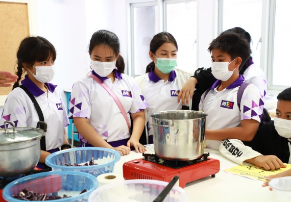 ภาพกิจกรรม  โรงเรียนอนุบาลกำแพงเพชร ร่วมกับคณะวิทยาศาสตร์และเทคโนโลยี จัดโครงการ Science Camp สำหรับนักเรียนห้องเรียนพิเศษ (MEP) ระดับชั้นประถมศึกษาปีที่ 1-6