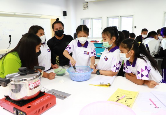 ภาพกิจกรรม  โรงเรียนอนุบาลกำแพงเพชร ร่วมกับคณะวิทยาศาสตร์และเทคโนโลยี จัดโครงการ Science Camp สำหรับนักเรียนห้องเรียนพิเศษ (MEP) ระดับชั้นประถมศึกษาปีที่ 1-6