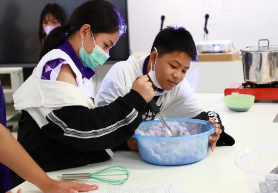 ภาพกิจกรรม  โรงเรียนอนุบาลกำแพงเพชร ร่วมกับคณะวิทยาศาสตร์และเทคโนโลยี จัดโครงการ Science Camp สำหรับนักเรียนห้องเรียนพิเศษ (MEP) ระดับชั้นประถมศึกษาปีที่ 1-6