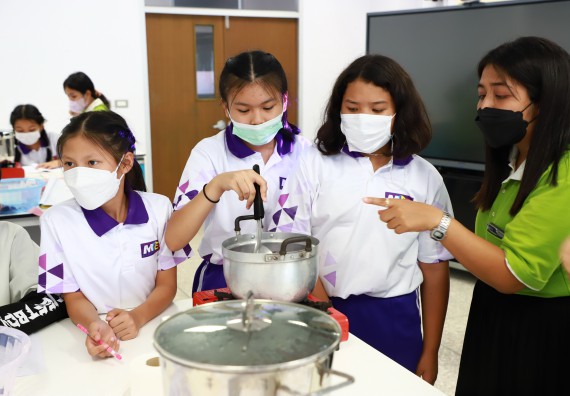 ภาพกิจกรรม  โรงเรียนอนุบาลกำแพงเพชร ร่วมกับคณะวิทยาศาสตร์และเทคโนโลยี จัดโครงการ Science Camp สำหรับนักเรียนห้องเรียนพิเศษ (MEP) ระดับชั้นประถมศึกษาปีที่ 1-6