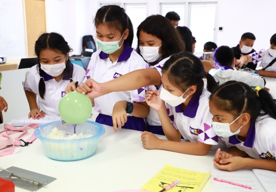 ภาพกิจกรรม  โรงเรียนอนุบาลกำแพงเพชร ร่วมกับคณะวิทยาศาสตร์และเทคโนโลยี จัดโครงการ Science Camp สำหรับนักเรียนห้องเรียนพิเศษ (MEP) ระดับชั้นประถมศึกษาปีที่ 1-6