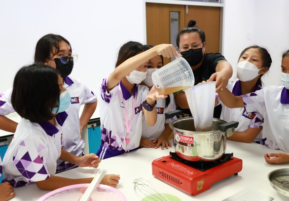 ภาพกิจกรรม  โรงเรียนอนุบาลกำแพงเพชร ร่วมกับคณะวิทยาศาสตร์และเทคโนโลยี จัดโครงการ Science Camp สำหรับนักเรียนห้องเรียนพิเศษ (MEP) ระดับชั้นประถมศึกษาปีที่ 1-6