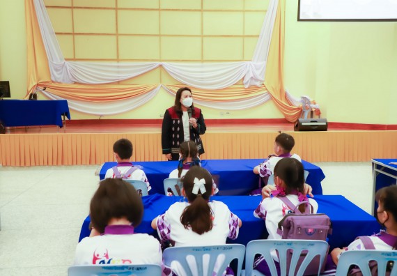 ภาพกิจกรรม  โรงเรียนอนุบาลกำแพงเพชร ร่วมกับคณะวิทยาศาสตร์และเทคโนโลยี จัดโครงการ Science Camp สำหรับนักเรียนห้องเรียนพิเศษ (MEP) ระดับชั้นประถมศึกษาปีที่ 1-6