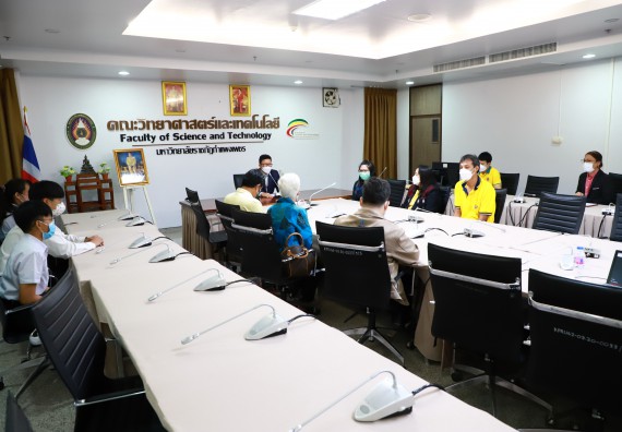 ภาพกิจกรรม  คณะวิทยาศาสตร์และเทคโนโลยีต้อนรับผู้แทนห้างหุ้นส่วนจำกัด โรจนกุลคอมพิวเตอร์และดำเนินการมอบทุนการศึกษา