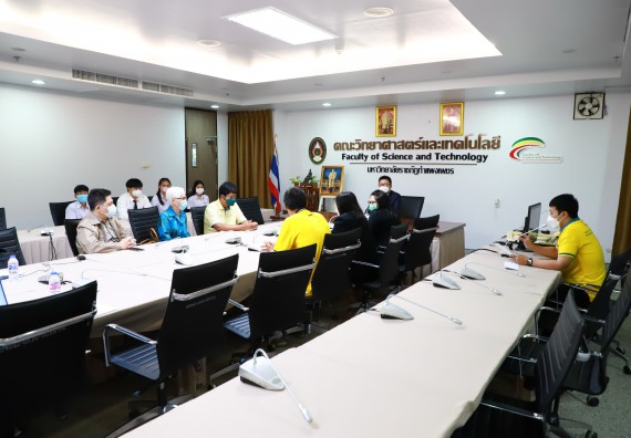 ภาพกิจกรรม  คณะวิทยาศาสตร์และเทคโนโลยีต้อนรับผู้แทนห้างหุ้นส่วนจำกัด โรจนกุลคอมพิวเตอร์และดำเนินการมอบทุนการศึกษา