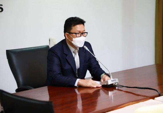 ภาพกิจกรรม  คณะวิทยาศาสตร์และเทคโนโลยีต้อนรับผู้แทนห้างหุ้นส่วนจำกัด โรจนกุลคอมพิวเตอร์และดำเนินการมอบทุนการศึกษา