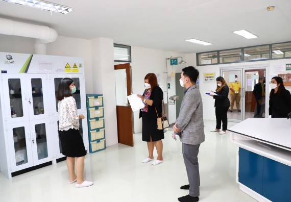 ภาพกิจกรรม คณะวิทยาศาสตร์และเทคโนโลยี มหาวิทยาลัยราชภัฏกำแพงเพชรรับการตรวจประเมินและรับรองห้องปฏิบัติการในรูปแบบ Peer evaluation