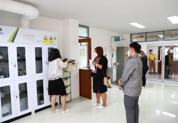 ภาพกิจกรรม คณะวิทยาศาสตร์และเทคโนโลยี มหาวิทยาลัยราชภัฏกำแพงเพชรรับการตรวจประเมินและรับรองห้องปฏิบัติการในรูปแบบ Peer evaluation