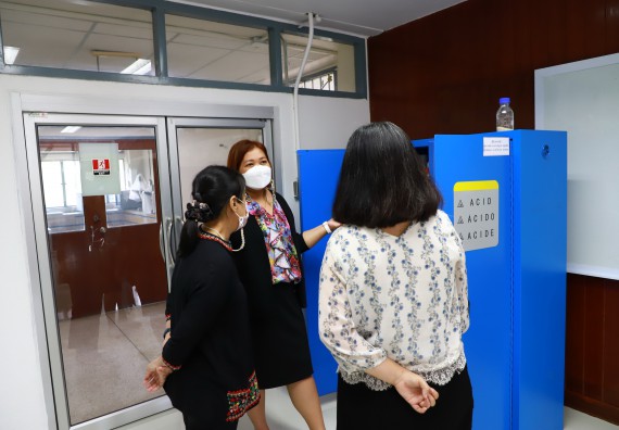 ภาพกิจกรรม คณะวิทยาศาสตร์และเทคโนโลยี มหาวิทยาลัยราชภัฏกำแพงเพชรรับการตรวจประเมินและรับรองห้องปฏิบัติการในรูปแบบ Peer evaluation