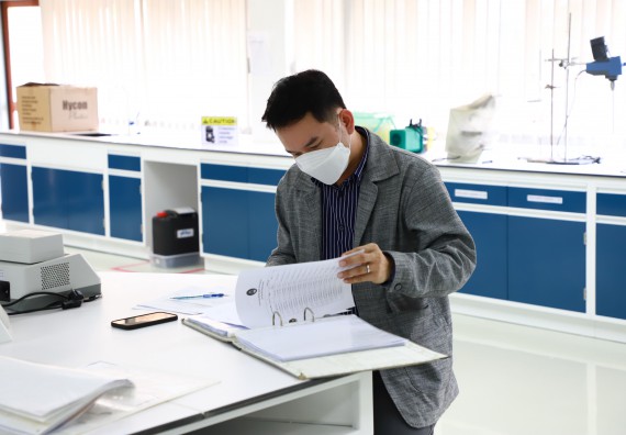 ภาพกิจกรรม คณะวิทยาศาสตร์และเทคโนโลยี มหาวิทยาลัยราชภัฏกำแพงเพชรรับการตรวจประเมินและรับรองห้องปฏิบัติการในรูปแบบ Peer evaluation