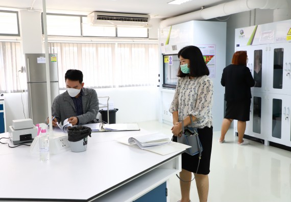 ภาพกิจกรรม คณะวิทยาศาสตร์และเทคโนโลยี มหาวิทยาลัยราชภัฏกำแพงเพชรรับการตรวจประเมินและรับรองห้องปฏิบัติการในรูปแบบ Peer evaluation