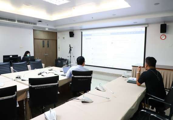 ภาพกิจกรรม  การนำเสนอความก้าวหน้าโครงการพี่เลี้ยงการเข้าสู่ตำแหน่งทางวิชาการ