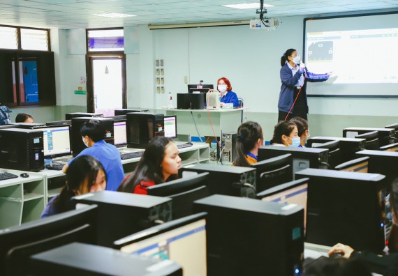 ภาพกิจกรรม  คณะวิทยาศาสตร์และเทคโนโลยี จัดกิจกรรมค่ายวิทยาศาสตร์สัญจร ปีการศึกษา 2565 ให้กับนักเรียนระดับชั้นมัธยมศึกษาตอนปลาย โรงเรียนไทรงามพิทยาคม