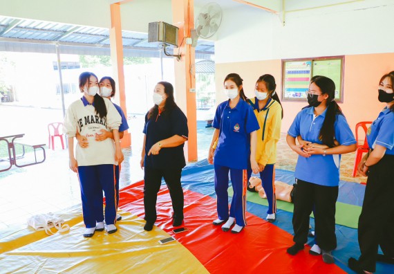 ภาพกิจกรรม  คณะวิทยาศาสตร์และเทคโนโลยี จัดกิจกรรมค่ายวิทยาศาสตร์สัญจร ปีการศึกษา 2565 ให้กับนักเรียนระดับชั้นมัธยมศึกษาตอนปลาย โรงเรียนไทรงามพิทยาคม