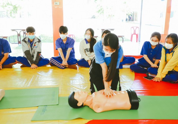 ภาพกิจกรรม  คณะวิทยาศาสตร์และเทคโนโลยี จัดกิจกรรมค่ายวิทยาศาสตร์สัญจร ปีการศึกษา 2565 ให้กับนักเรียนระดับชั้นมัธยมศึกษาตอนปลาย โรงเรียนไทรงามพิทยาคม