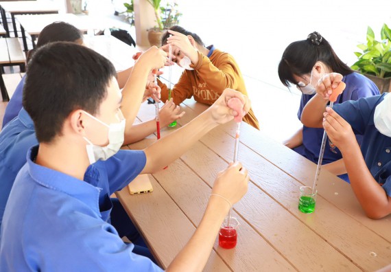 ภาพกิจกรรม  คณะวิทยาศาสตร์และเทคโนโลยี จัดกิจกรรมค่ายวิทยาศาสตร์สัญจร ปีการศึกษา 2565 ให้กับนักเรียนระดับชั้นมัธยมศึกษาตอนปลาย โรงเรียนไทรงามพิทยาคม