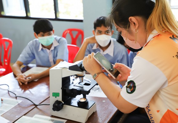 ภาพกิจกรรม  คณะวิทยาศาสตร์และเทคโนโลยี จัดกิจกรรมค่ายวิทยาศาสตร์สัญจร ปีการศึกษา 2565 ให้กับนักเรียนระดับชั้นมัธยมศึกษาตอนปลาย โรงเรียนวังไทรวิทยาคม