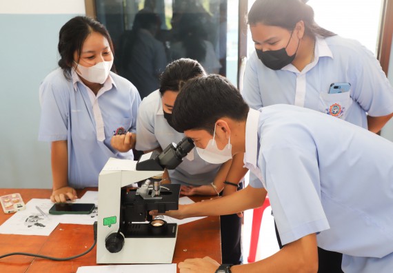 ภาพกิจกรรม  คณะวิทยาศาสตร์และเทคโนโลยี จัดกิจกรรมค่ายวิทยาศาสตร์สัญจร ปีการศึกษา 2565 ให้กับนักเรียนระดับชั้นมัธยมศึกษาตอนปลาย โรงเรียนวังไทรวิทยาคม