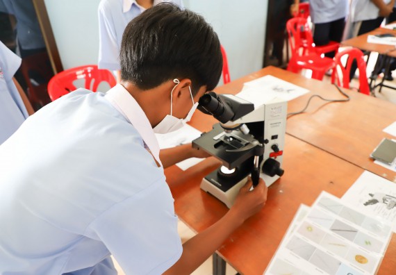 ภาพกิจกรรม  คณะวิทยาศาสตร์และเทคโนโลยี จัดกิจกรรมค่ายวิทยาศาสตร์สัญจร ปีการศึกษา 2565 ให้กับนักเรียนระดับชั้นมัธยมศึกษาตอนปลาย โรงเรียนวังไทรวิทยาคม