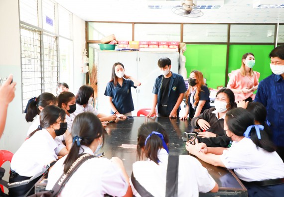 ภาพกิจกรรม  คณะวิทยาศาสตร์และเทคโนโลยี จัดกิจกรรมค่ายวิทยาศาสตร์สัญจร ปีการศึกษา 2565 ให้กับนักเรียนระดับชั้นมัธยมศึกษาตอนปลาย โรงเรียนคลองลานพัฒนาจินดาศักดิ์