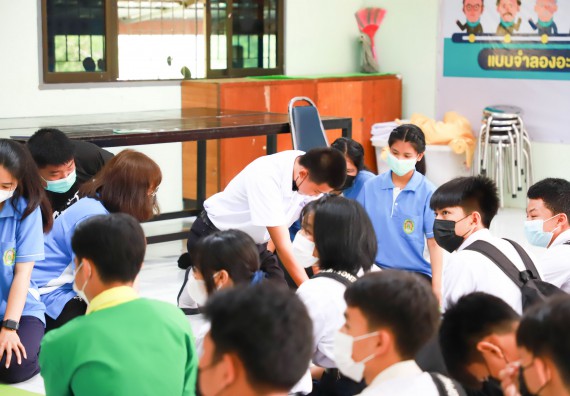 ภาพกิจกรรม  คณะวิทยาศาสตร์และเทคโนโลยี จัดกิจกรรมค่ายวิทยาศาสตร์สัญจร ปีการศึกษา 2565 ให้กับนักเรียนระดับชั้นมัธยมศึกษาตอนปลาย โรงเรียนคลองลานพัฒนาจินดาศักดิ์