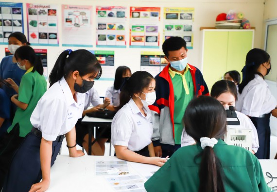 ภาพกิจกรรม  คณะวิทยาศาสตร์และเทคโนโลยี จัดกิจกรรมค่ายวิทยาศาสตร์สัญจร ปีการศึกษา 2565 ให้กับนักเรียนระดับชั้นมัธยมศึกษาตอนปลาย โรงเรียนคลองลานพัฒนาจินดาศักดิ์