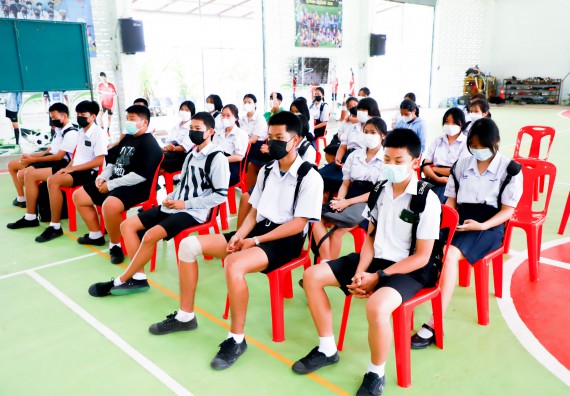 ภาพกิจกรรม  คณะวิทยาศาสตร์และเทคโนโลยี จัดกิจกรรมค่ายวิทยาศาสตร์สัญจร ปีการศึกษา 2565 ให้กับนักเรียนระดับชั้นมัธยมศึกษาตอนปลาย โรงเรียนคลองลานพัฒนาจินดาศักดิ์