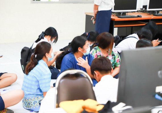 ภาพกิจกรรม  คณะวิทยาศาสตร์และเทคโนโลยี จัดกิจกรรมค่ายวิทยาศาสตร์สัญจร ปีการศึกษา 2565 ให้กับนักเรียนระดับชั้นมัธยมศึกษาตอนปลาย โรงเรียนคลองลานพัฒนาจินดาศักดิ์