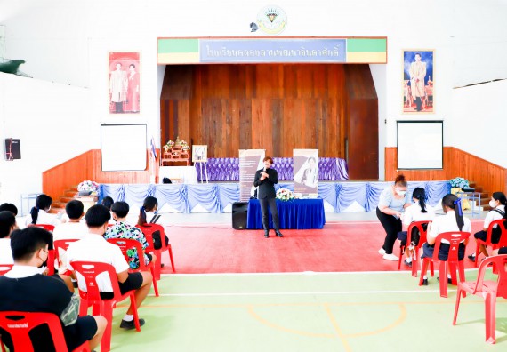 ภาพกิจกรรม  คณะวิทยาศาสตร์และเทคโนโลยี จัดกิจกรรมค่ายวิทยาศาสตร์สัญจร ปีการศึกษา 2565 ให้กับนักเรียนระดับชั้นมัธยมศึกษาตอนปลาย โรงเรียนคลองลานพัฒนาจินดาศักดิ์