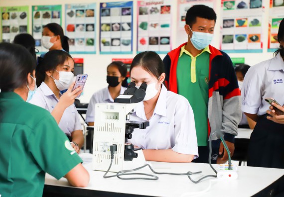 ภาพกิจกรรม  คณะวิทยาศาสตร์และเทคโนโลยี จัดกิจกรรมค่ายวิทยาศาสตร์สัญจร ปีการศึกษา 2565 ให้กับนักเรียนระดับชั้นมัธยมศึกษาตอนปลาย โรงเรียนคลองลานพัฒนาจินดาศักดิ์