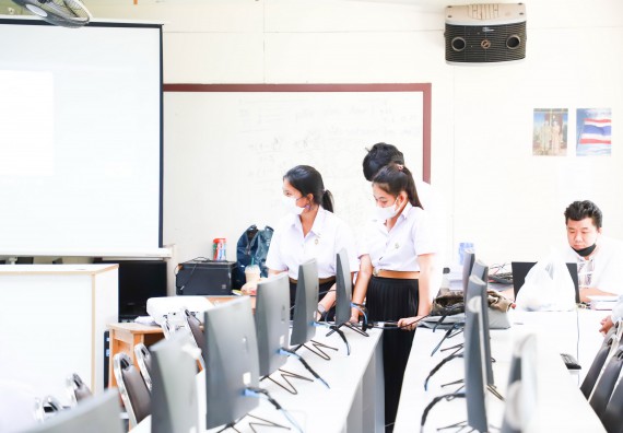 ภาพกิจกรรม  คณะวิทยาศาสตร์และเทคโนโลยี จัดกิจกรรมค่ายวิทยาศาสตร์สัญจร ปีการศึกษา 2565 ให้กับนักเรียนระดับชั้นมัธยมศึกษาตอนปลาย โรงเรียนคลองลานพัฒนาจินดาศักดิ์
