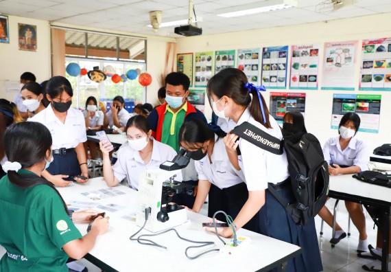 ภาพกิจกรรม  คณะวิทยาศาสตร์และเทคโนโลยี จัดกิจกรรมค่ายวิทยาศาสตร์สัญจร ปีการศึกษา 2565 ให้กับนักเรียนระดับชั้นมัธยมศึกษาตอนปลาย โรงเรียนคลองลานพัฒนาจินดาศักดิ์