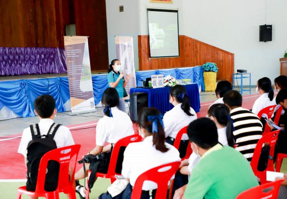 ภาพกิจกรรม  คณะวิทยาศาสตร์และเทคโนโลยี จัดกิจกรรมค่ายวิทยาศาสตร์สัญจร ปีการศึกษา 2565 ให้กับนักเรียนระดับชั้นมัธยมศึกษาตอนปลาย โรงเรียนคลองลานพัฒนาจินดาศักดิ์